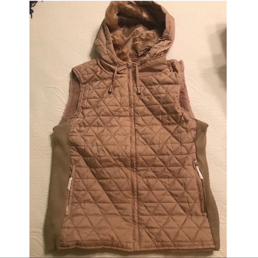 Daisy Quilted Puffer Vest Tan NWT
